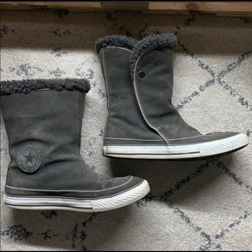 Converse, mid rise suede boots